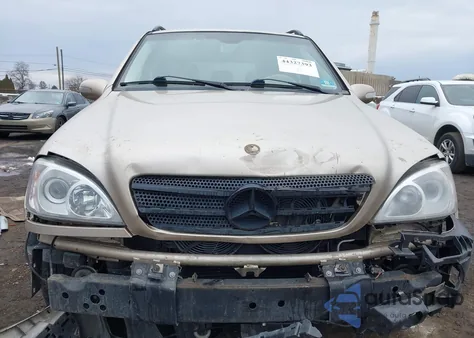 2002 Mercedes-Benz Ml 320 z USA, uszkodzony, nr VIN 4JGAB54E82A314635